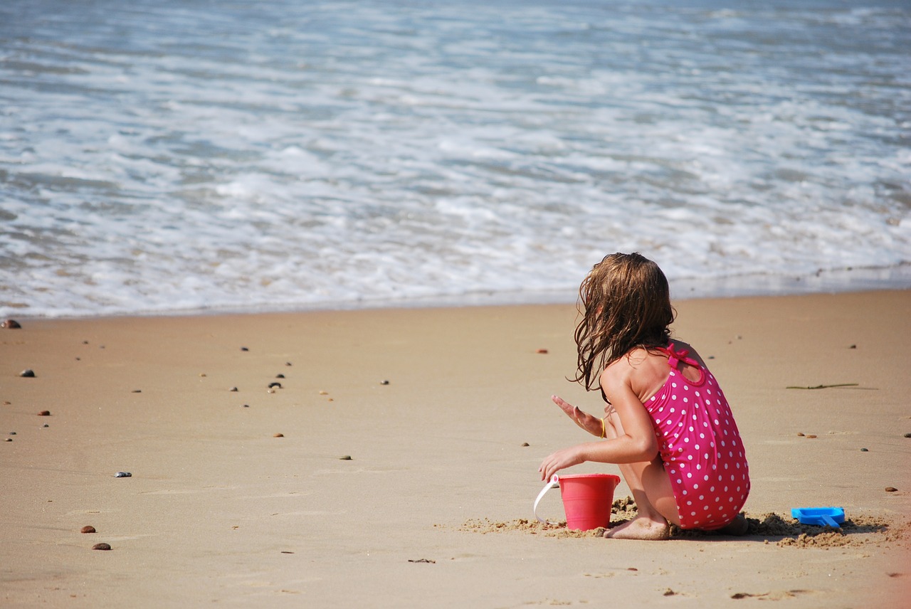 Enfant à la plage - blog GO Voyages