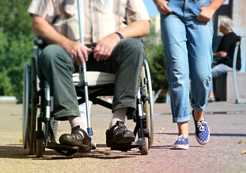 prendre l'avion en fauteuil roulant