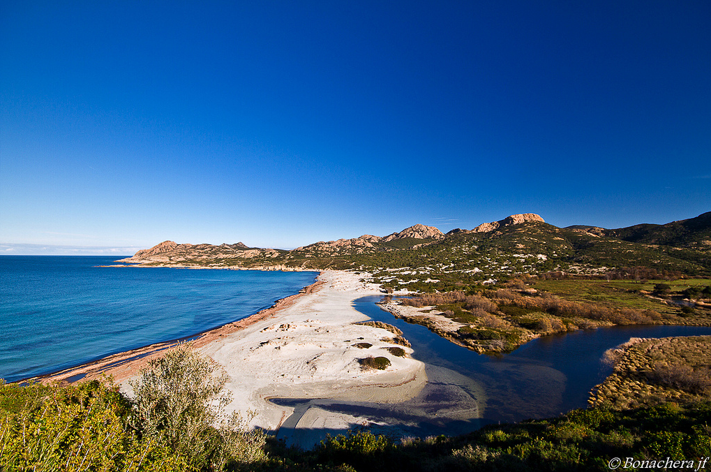 La plage de l'Ostriconi en Corse - blog GO Voyages