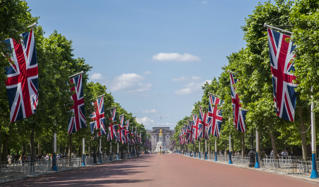 mall londres drapeaux - blog go voyages