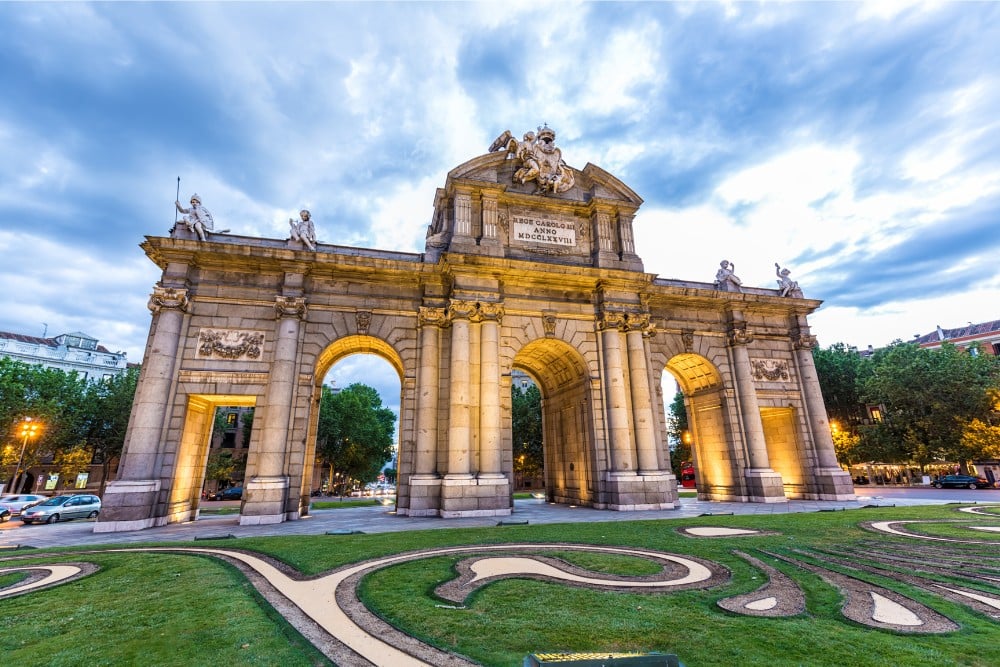 Puerta de Alcalá, Madrid