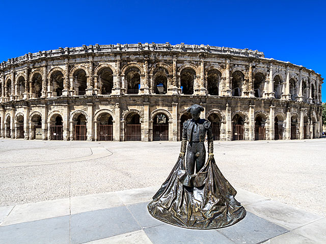 Trouver un vol pas cher à destination de Nîmes avec GOVoyages.com