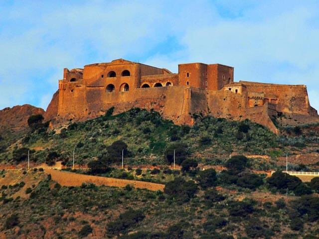 Trouver un vol pas cher à destination de Oran avec GOVoyages.com